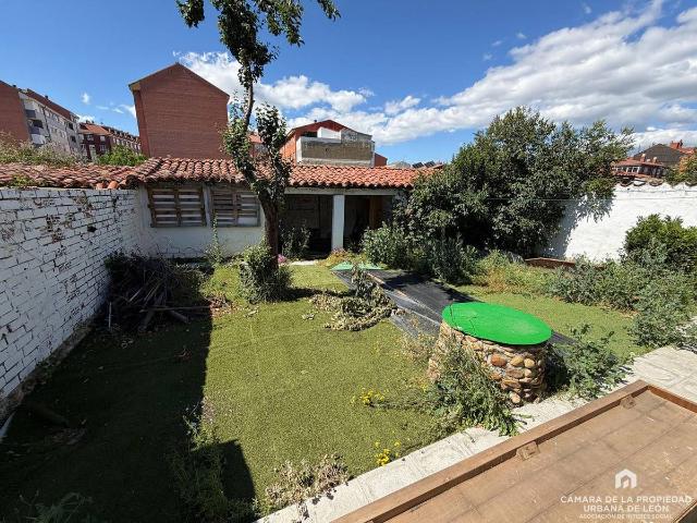 Casa adosada en Venta en Trobajo del Camino