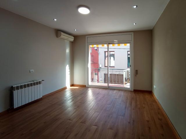 Casa adosada en Venta en Tueda