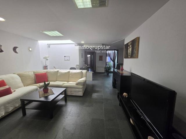 Casa adosada en Venta en Tueda
