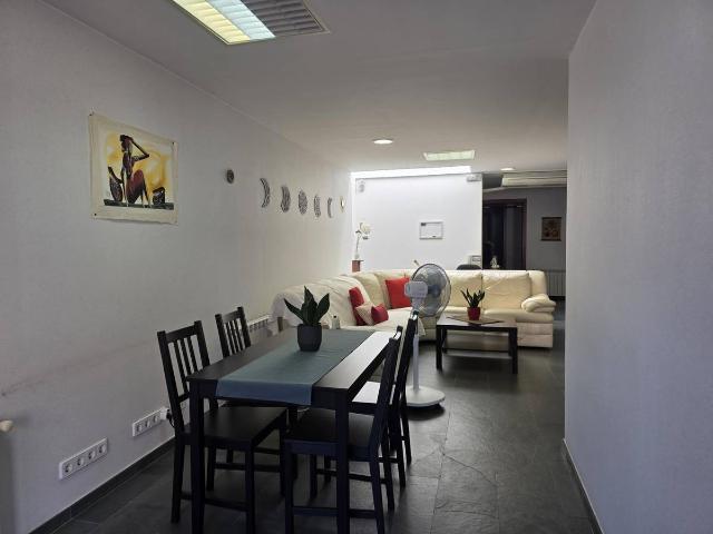 Casa adosada en Venta en Tueda