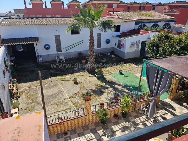 Casa adosada en Venta en Umbrete