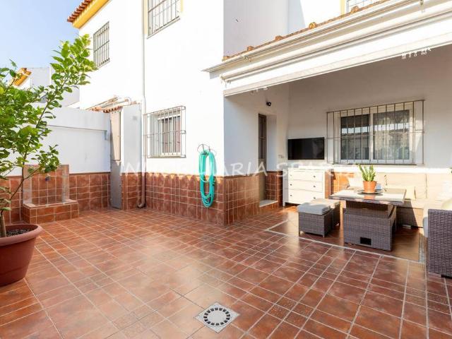 Casa adosada en Venta en Umbrete