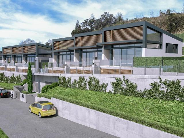 Casa adosada en venta en Udías. CHALET ADOSADOS. Casas adosadas.