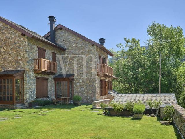 Casa adosada en Venta en Urús