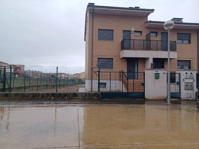 Casa adosada en Venta en Uruñuela