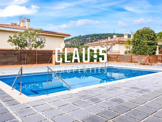 Casa adosada en Venta en Urbanitzacions