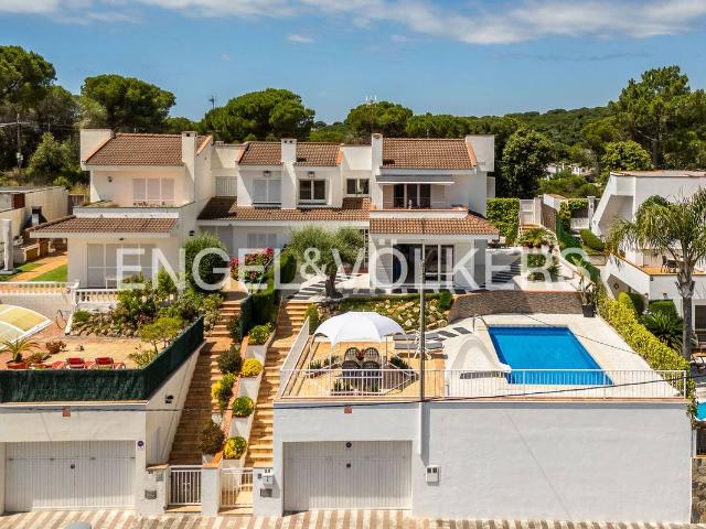 Casa adosada en Venta en Urbanitzacions