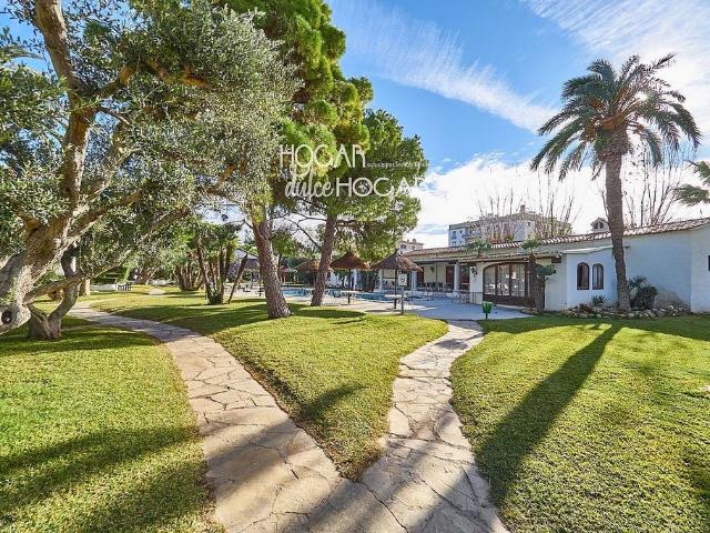 Casa adosada en venta en urbanización Alorda Park, Calafell, de 190 m² 3 habitaciones por 498.800