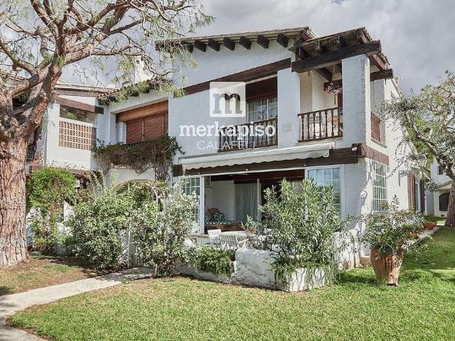 Casa adosada en venta en urbanización Alorda Park, Calafell, de 190 m² 3 habitaciones por 498.800