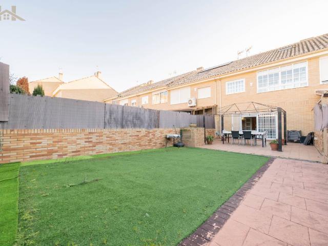 Casa adosada en Venta en Urbanización el Mediterráneo