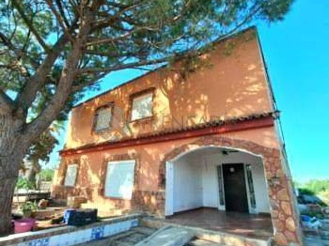 Casa adosada en Venta en Urbanizaciones