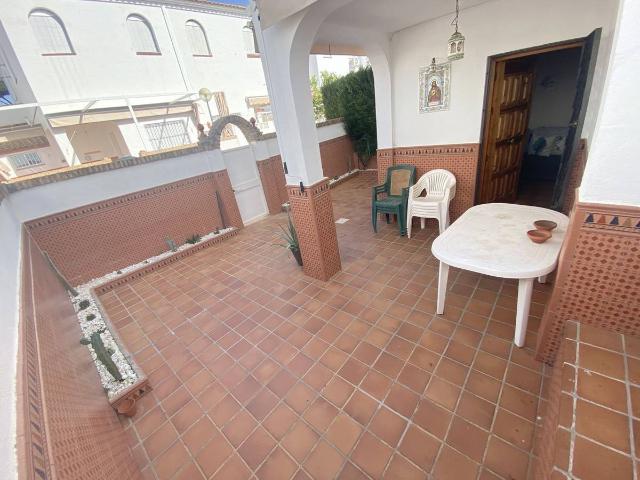 Casa adosada en Venta en Urbasur