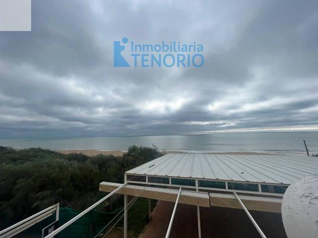 Casa adosada en Venta en Urbasur