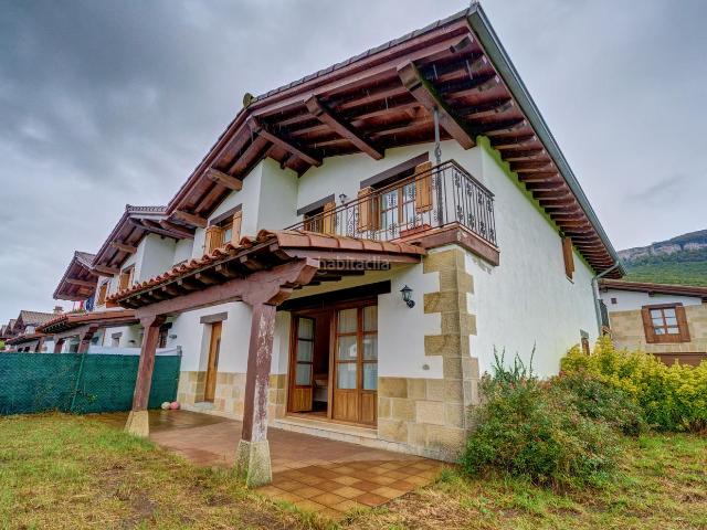 Casa adosada en venta en Urdiain. Te imaginas despertar cada mañana rodeado de naturaleza y a un paso de San Donato o San Miguel de Aralar? En plena Sakana, en el p. Casas adosadas.