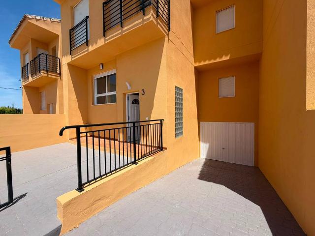 Casa adosada en Venta en Utiel