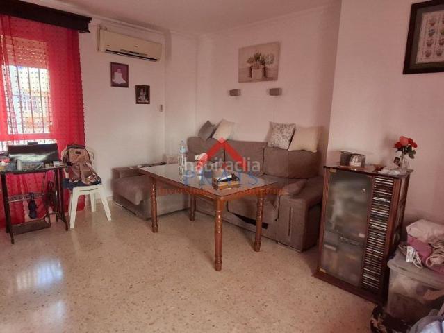 Casa adosada en venta en Utrera, Centro. Casa Adosada en venta en Centro Santa María, 3 dormitorios. Casas adosadas.