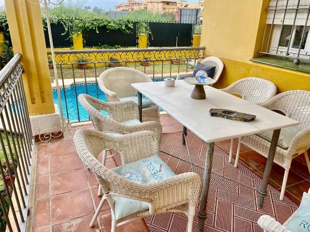 Casa adosada en Venta en V Centenario Piletas Capuchinos