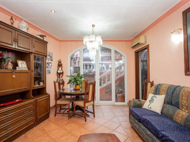 Casa adosada en Venta en Volta de l'Ametller
