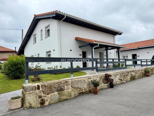 Casa adosada en Venta en Valdáliga
