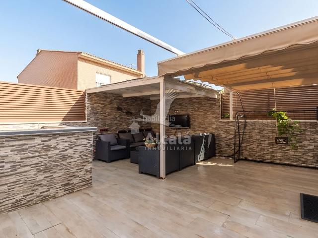 Casa adosada en venta en Valdeavero. Increíble chalet adosado en Valdeavero. Casas adosadas.