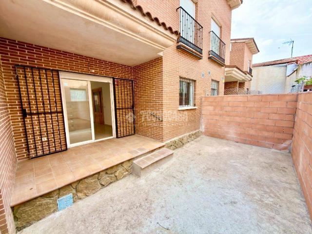 Casa adosada en Venta en Valdeaveruelo