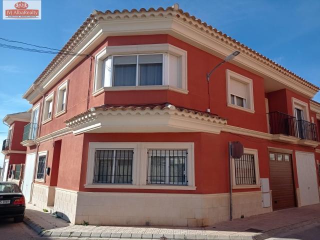 Casa adosada en Venta en Valdeganga
