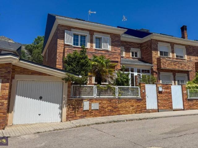 Casa adosada en Venta en Valdemanco