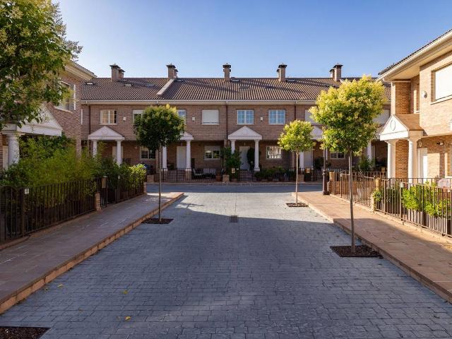 Casa adosada en Venta en Valdemarín