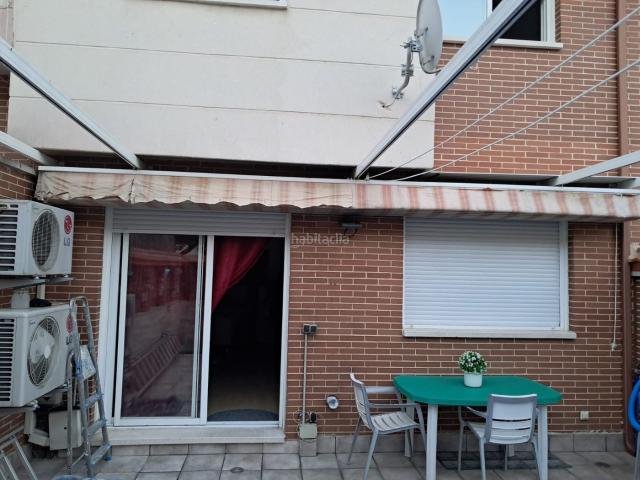 Casa adosada en venta en Valdemoro, Hospital. Chalet amueblado en zona Hospital. Casas adosadas.