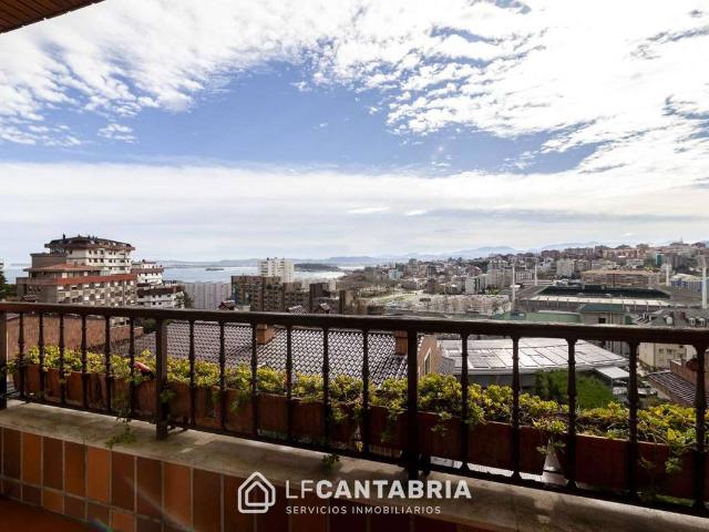 Casa adosada en Venta en Valdenoja