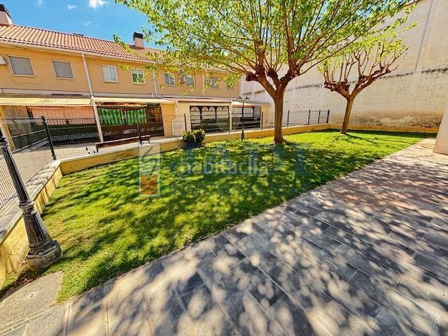 Casa adosada en venta en Valdepeñas. ValdepeñasCasa. Casas adosadas.