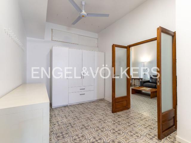 Casa adosada en venta en Valencia, En Corts Doctor Waksman. Casa independiente junto Ruzafa. Casas adosadas.