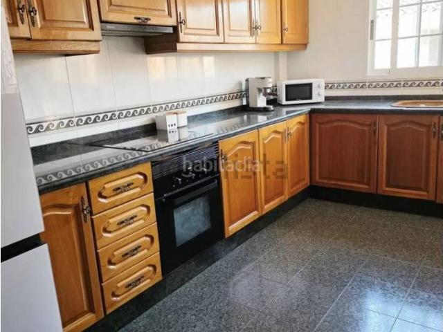 Casa adosada en venta en Valencia, Pinedo. Venta de casa adosada de 3 plantas en Pinedo, València Capital. Casas adosadas.