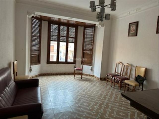 Casa adosada en venta en Vall d´Alba. Casa en el centro, Bien de Estructura, necesita reforma el resto. Casas adosadas Vall.