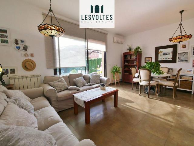 Casa adosada en Venta en Vall llobrega