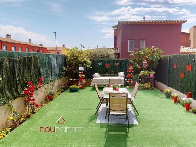 Casa adosada en venta en Vall Llobrega, de 103 m² 5 habitaciones por 550.000