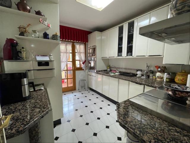 Casa adosada en venta en Valladolid, Covaresa. Chalet en venta en Covaresa. Casas adosadas.
