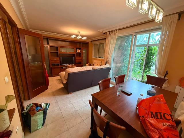 Casa adosada en venta en Valladolid, La Overuela. Oportunidad Adosado en La Overuela de tres dormitorios, tres baños. Casas adosadas.