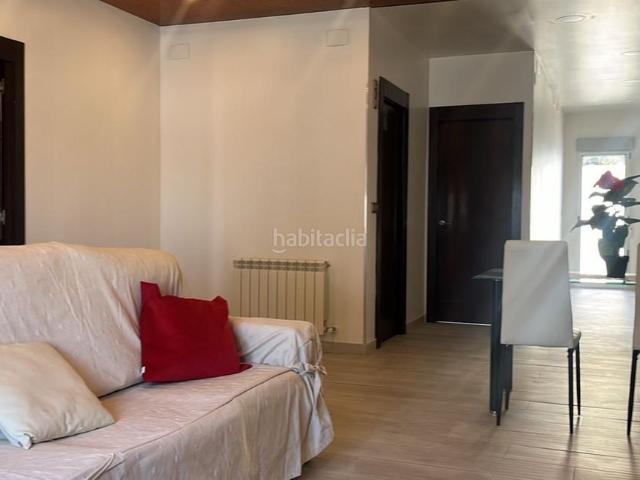 Casa adosada en venta en Valladolid, Las Villas Valparaiso El Peral. Oportunidad casa en Cañada Real Nueva de dos dormitorios, dos baños. Casas adosadas.