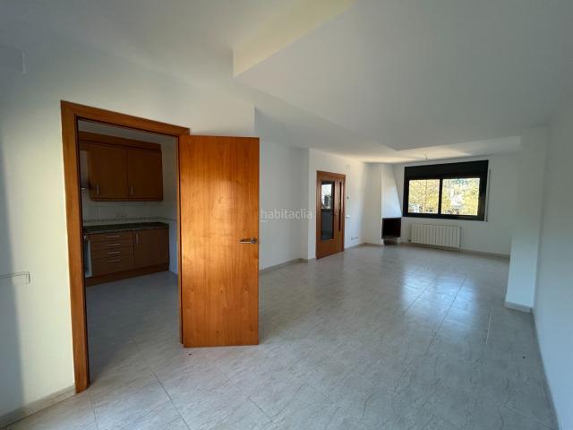 Casa adosada en venta en Vallgorguina. CASA ADOSADA EN VALLGORGUINA. Casas adosadas.