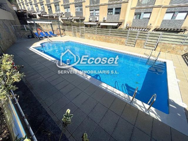 Casa adosada en venta en Vallirana, de 275 m² 4 habitaciones por 497.000