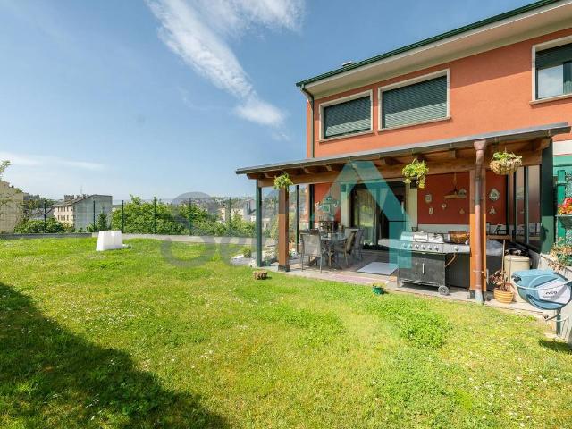 Casa adosada en Venta en Vegadeo