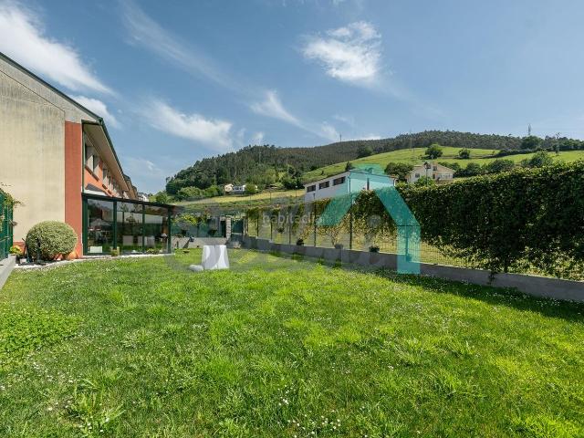 Casa adosada en venta en Vegadeo. Casas adosadas.