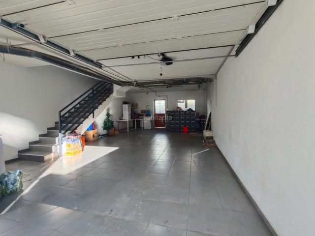 Casa adosada en venta en Vegas del Genil, Belicena. Casa adosada de 2017 con garaje para 3 coches, patio, placas solares y excelentes calidades. Casas adosadas Vegas del.