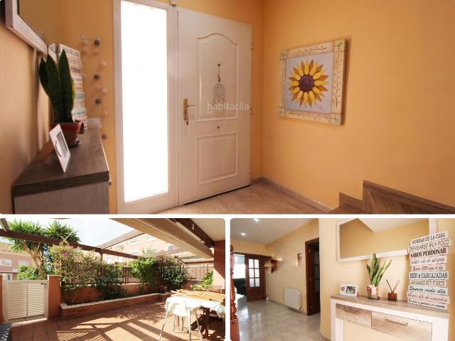 Casa adosada en venta en Vendrell El, El Tancat Mas d´en Gual Costa Dorada. Impresionante casa con grandes espacios, piscina y amplio garaje en Mas den Gual. Casas adosadas Vendrell.