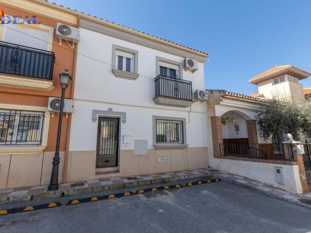 Casa adosada en Venta en Ventas de Huelma