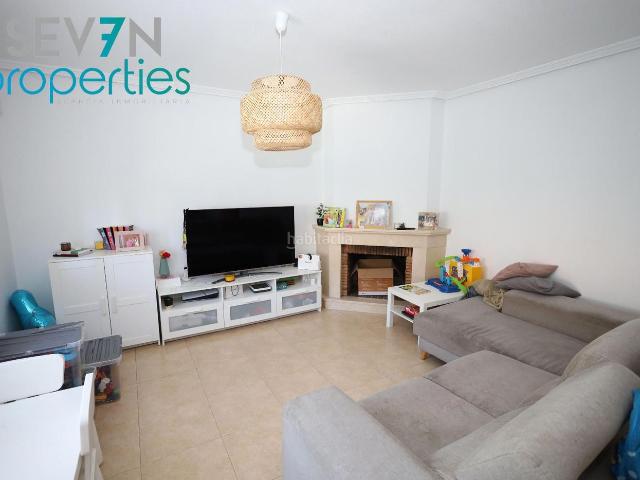 Casa adosada en venta en Ventas de Retamosa Las. CHALET ADOSADO PARA ENTRAR A VIVIR! 4 DORMITORIOS Y 3 BAÑOS. PISCINA COMUNITARIA. Casas adosadas Ventas de Retamosa.