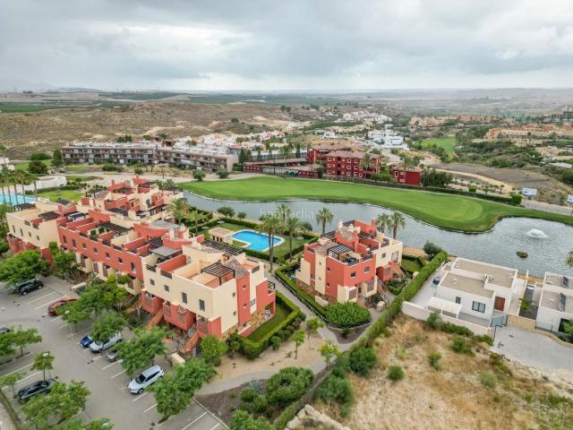 Casa adosada en venta en Vera, Golf Valle Este. Exclusivo Dúplex con Solárium Privado y Vistas al Mar en Valle del Este Golf. Casas adosadas.