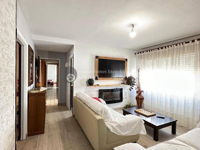 Casa adosada en Venta en Verín