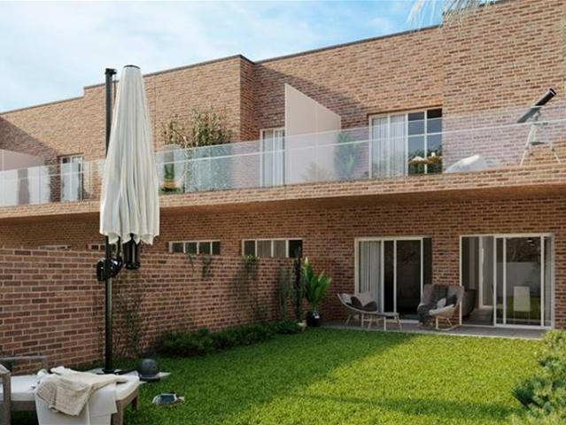 Casa adosada en Venta en Via Europa Parc Central